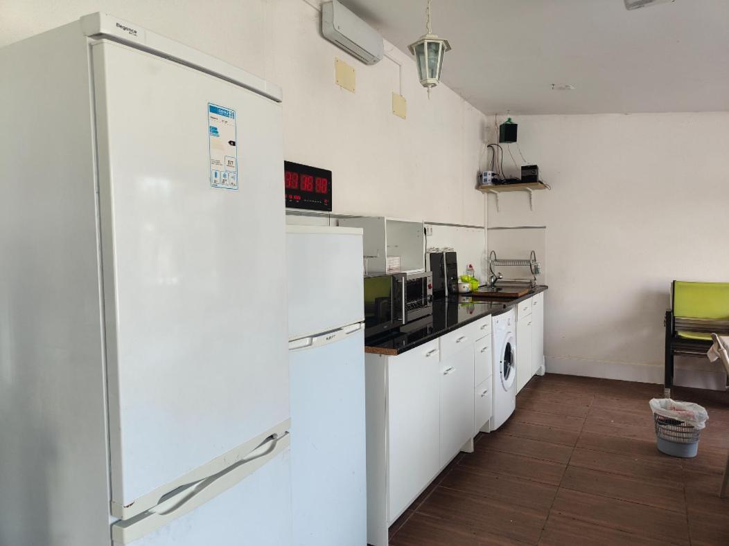 Chalet Con Piscina Y Jacuzzi En Madrid Alquila Habitaciones Algete Luaran gambar