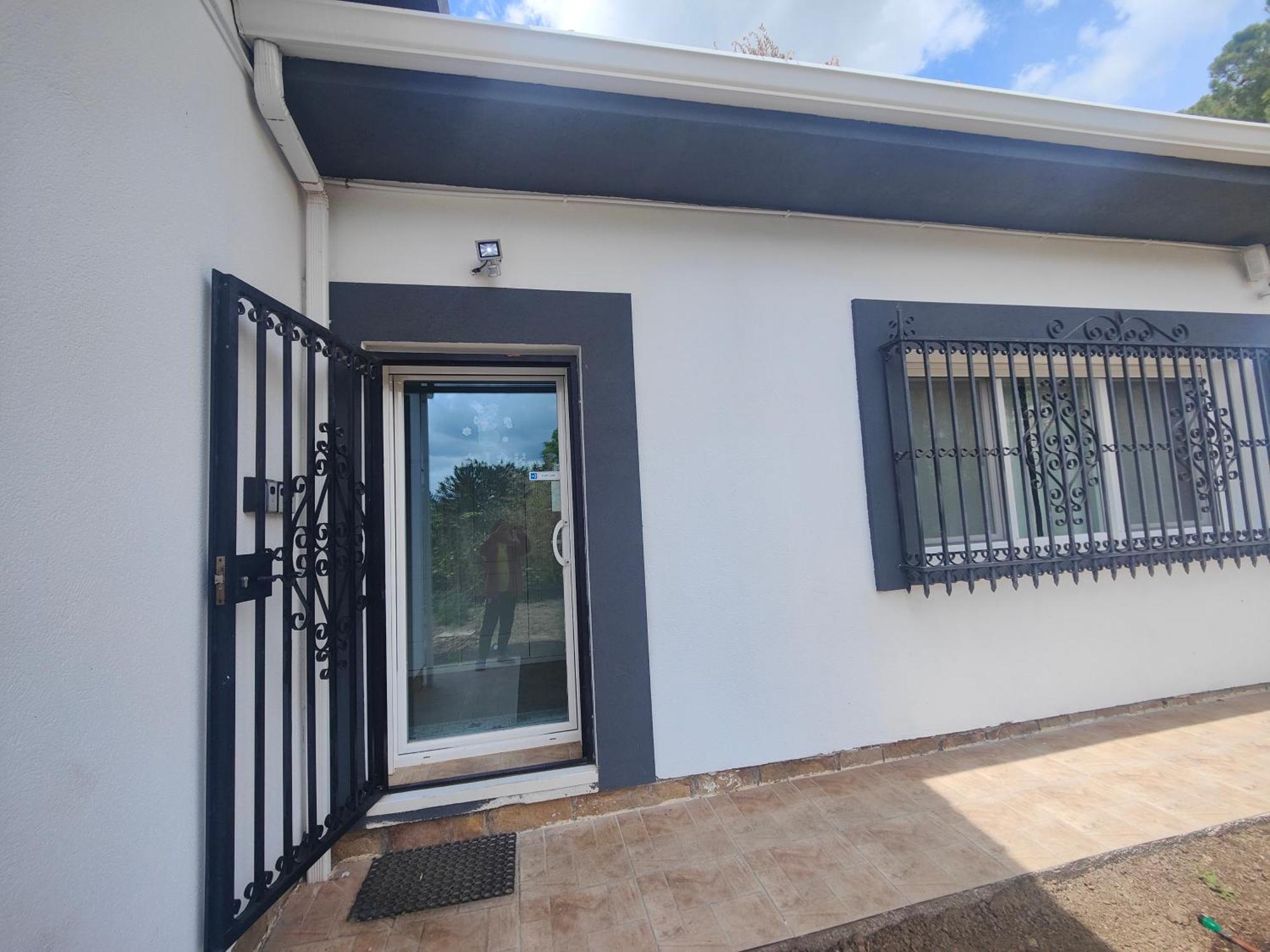 Chalet Con Piscina Y Jacuzzi En Madrid Alquila Habitaciones Algete Luaran gambar