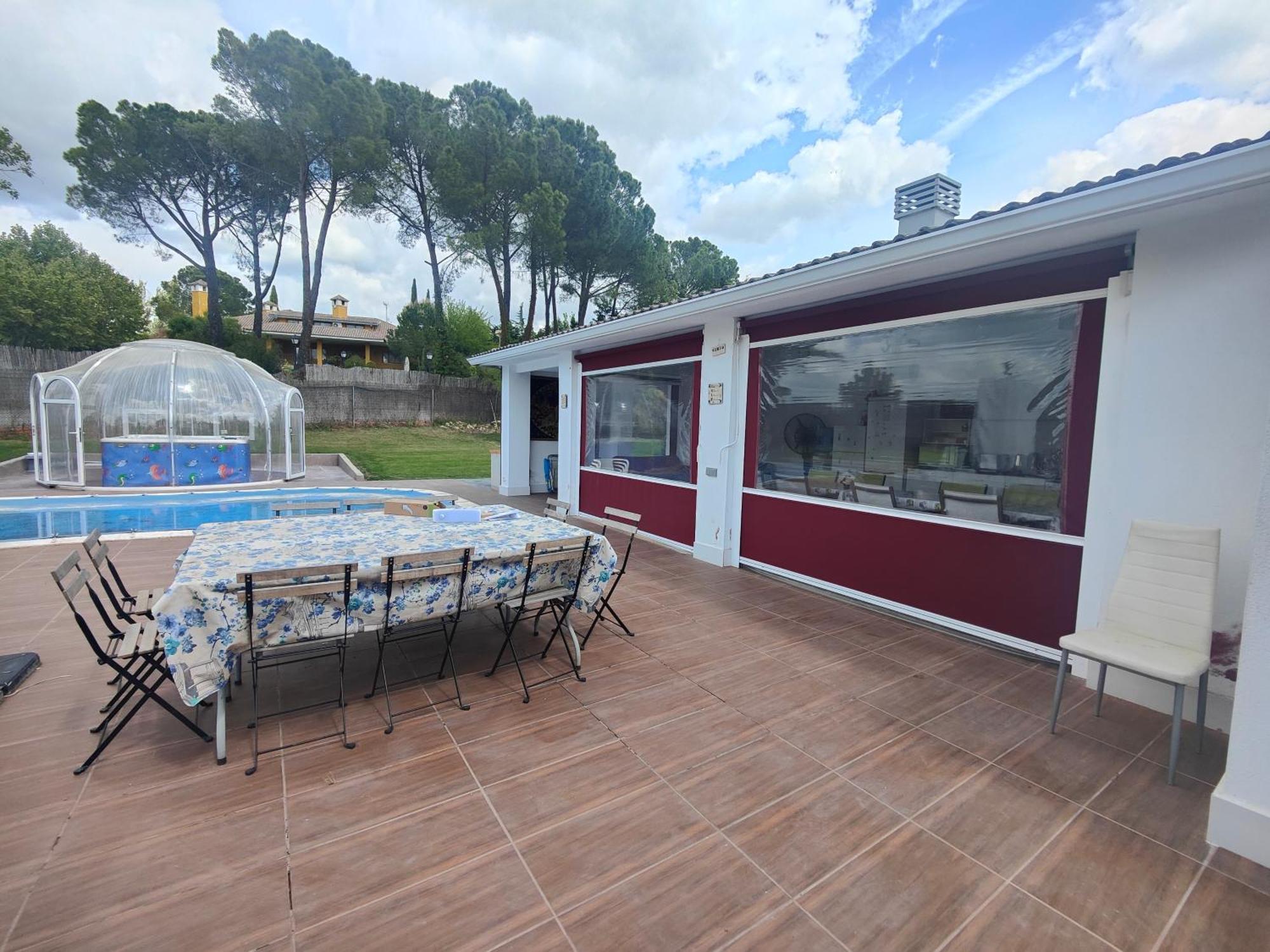 Chalet Con Piscina Y Jacuzzi En Madrid Alquila Habitaciones Algete Luaran gambar