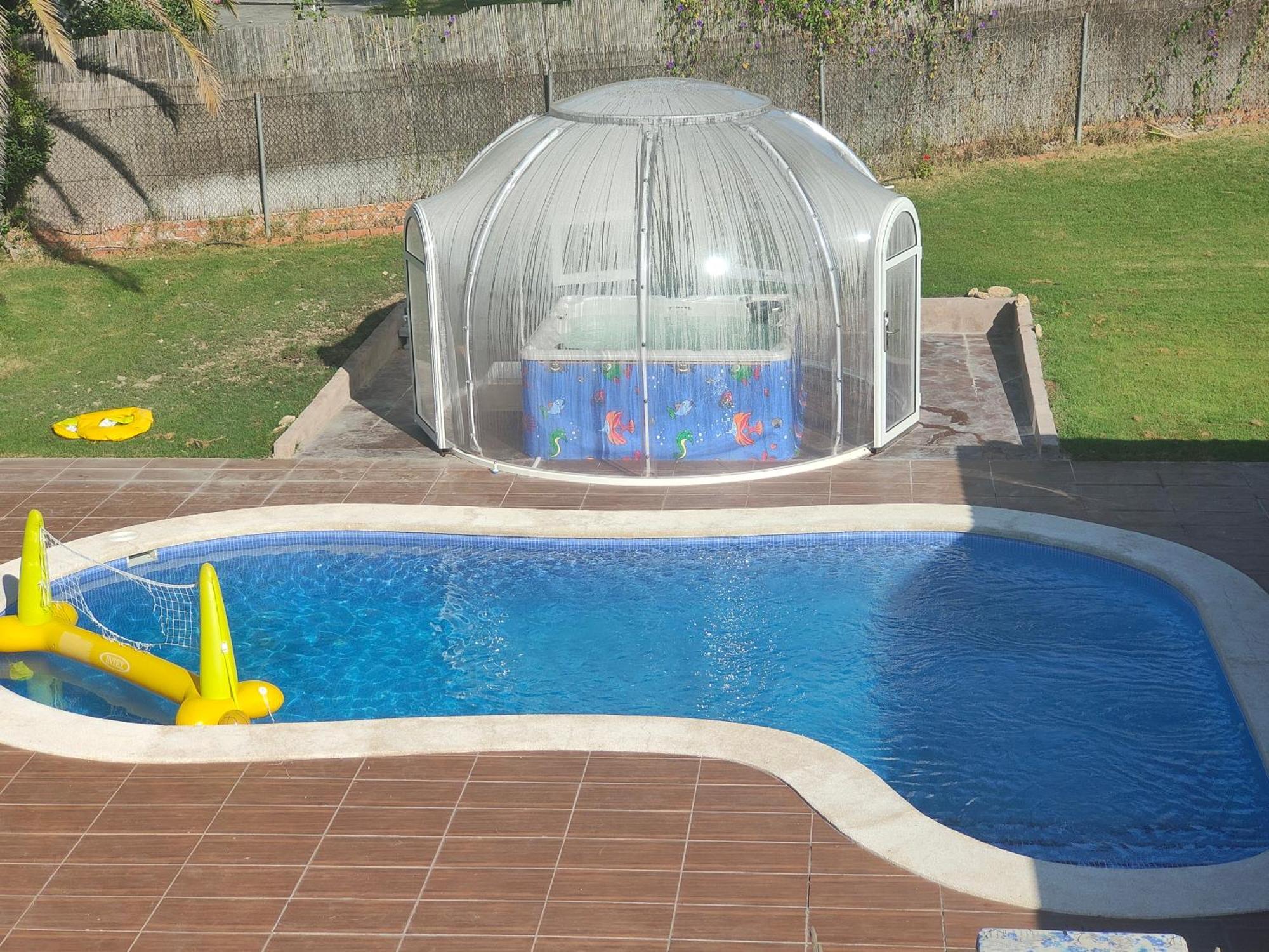 Chalet Con Piscina Y Jacuzzi En Madrid Alquila Habitaciones Algete Luaran gambar