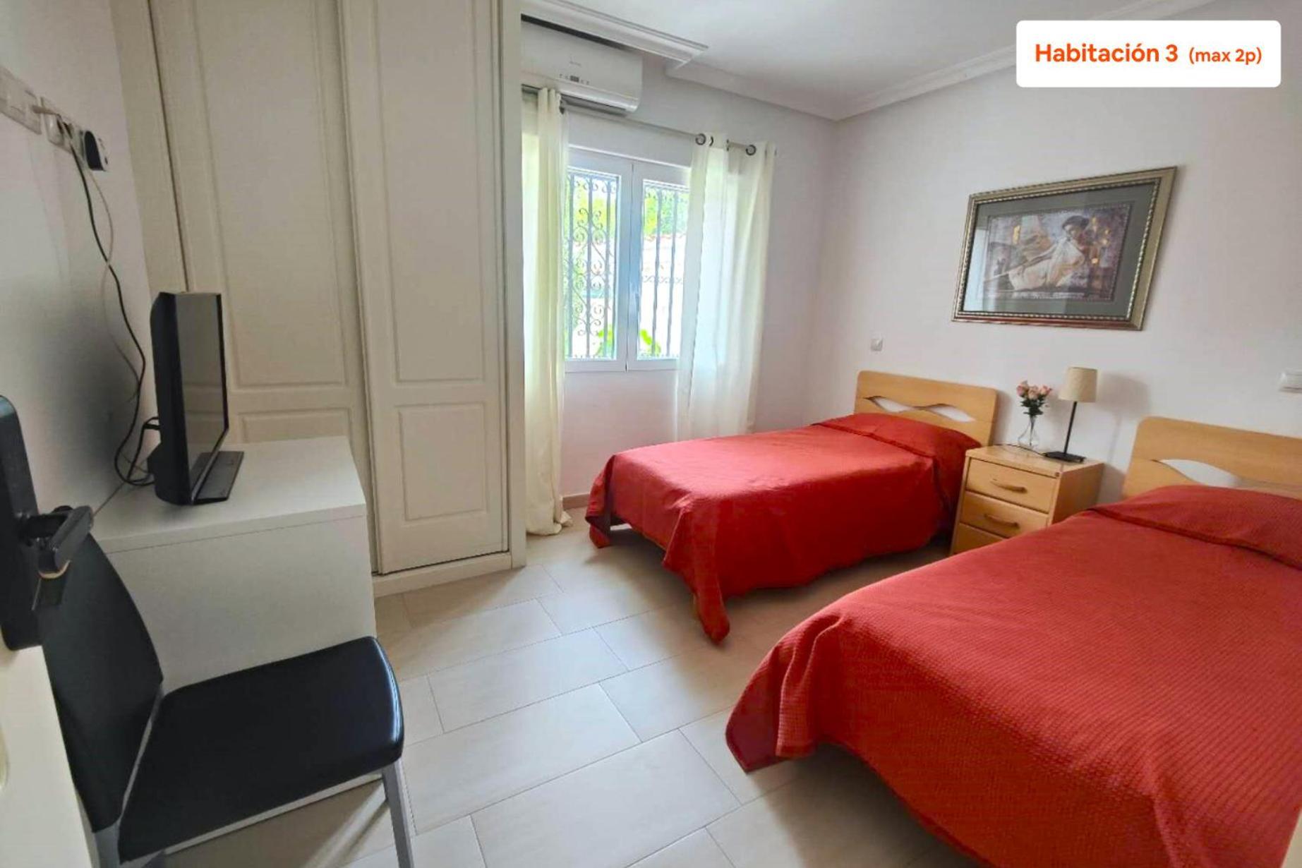 Chalet Con Piscina Y Jacuzzi En Madrid Alquila Habitaciones Algete Luaran gambar