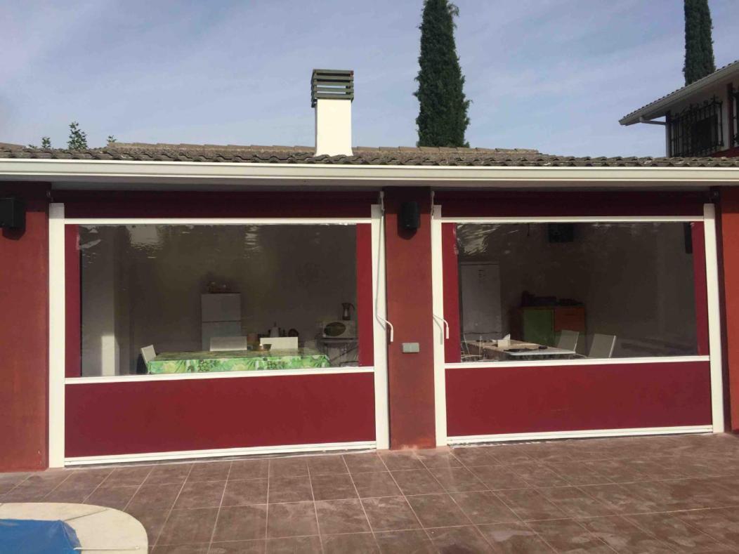 Chalet Con Piscina Y Jacuzzi En Madrid Alquila Habitaciones Algete Luaran gambar