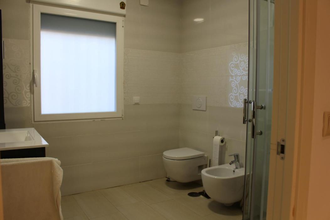 Chalet Con Piscina Y Jacuzzi En Madrid Alquila Habitaciones Algete Luaran gambar